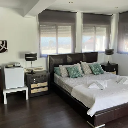 Casa Nona Homestay *